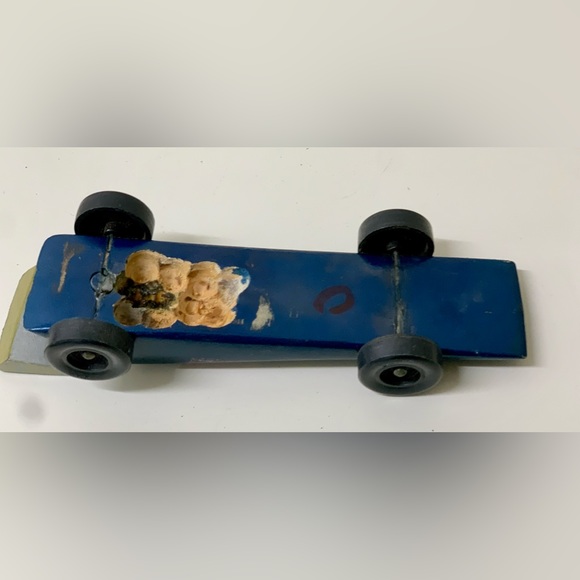 1983 Vintage Hand Crafted Homemade Pinewood Derby Race Car - Picture 7 of 8